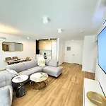 Luksusowe Nad Morzem Z Widokiem Na Jezioro I Basen Wraz Z Prywatnym Wejsciem Na Plaze Apartmán *
