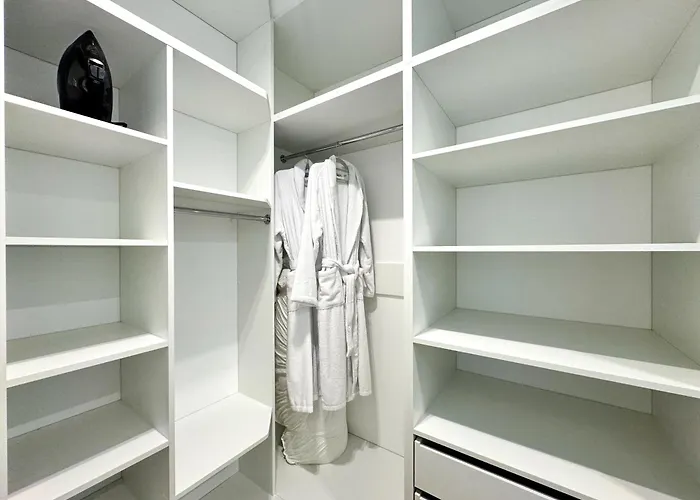 Luksusowe Nad Morzem Z Widokiem Na Jezioro I Basen Wraz Z Prywatnym Wejściem Na Plażę Apartament