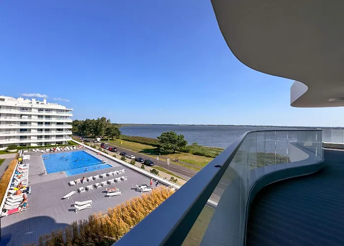 Luksusowe Nad Morzem Z Widokiem Na Jezioro I Basen Wraz Z Prywatnym Wejściem Na Plażę