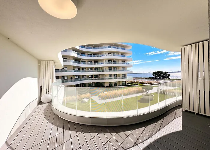 Luksusowe Nad Morzem Z Widokiem Na Jezioro I Basen Wraz Z Prywatnym Wejsciem Na Plaze 아파트 *