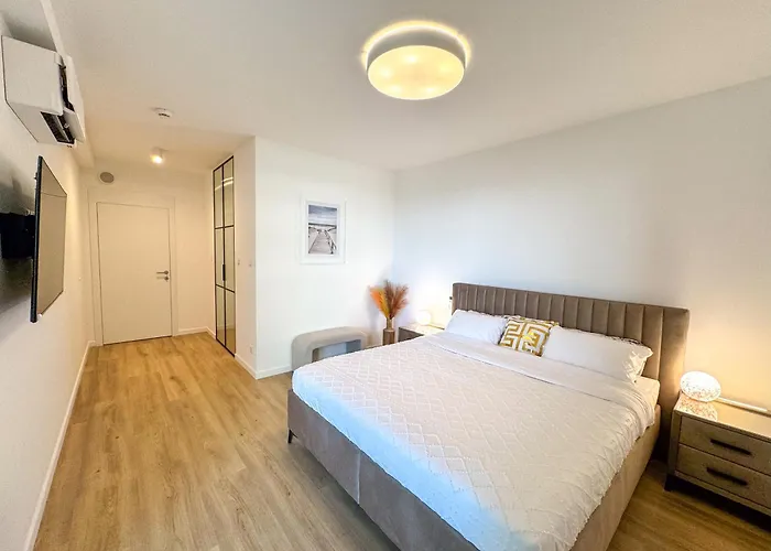 Luksusowe Nad Morzem Z Widokiem Na Jezioro I Basen Wraz Z Prywatnym Wejściem Na Plażę Apartament